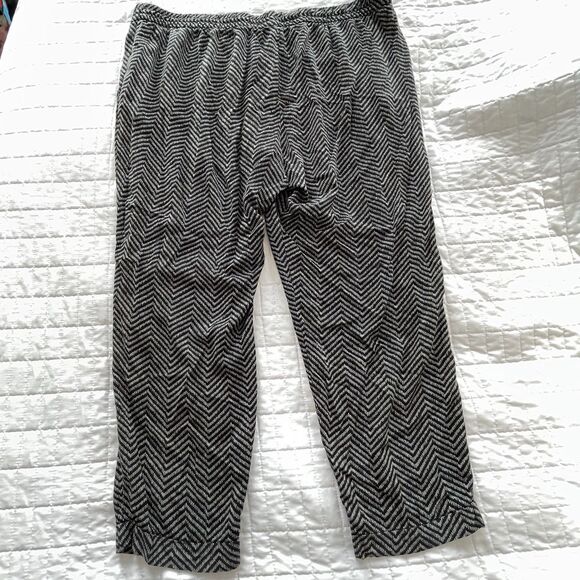 Old Navy Black Soft Pants Boho Print Ankle Cropped Lounge Bottoms Womens Size XL - Picture 2 of 11
